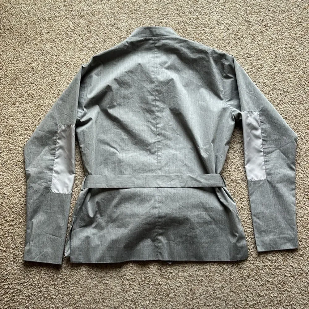 ORTTU Men’s Gray Hong Kong Belted Tech Light Technical Jacket Mandarin Collar